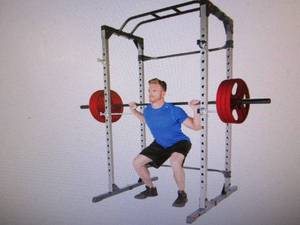 lot 532 image: Fitness Reality Squat Rack Power Ca...