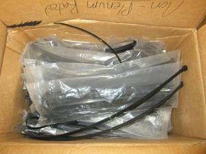 lot 565 image: box of big  zip ties ...