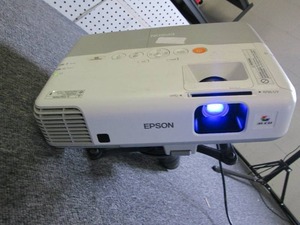 lot 568 image: epson 3LCD projector powers on ...