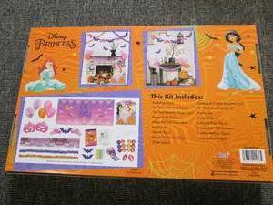 lot 584 image: new disney princess 200pc trunk or ...