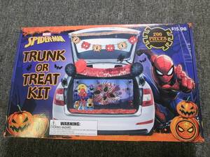 lot 591 image: new spiderman 200 pc trunk or treat...