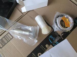 lot 12 image: new vintage style mens shaver with ...
