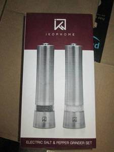 lot 18 image: new electric salt and pepper grinde...