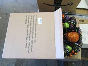 lot 135 image: new halloween wreath ...