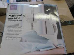 lot 151 image: mini sewing machine ...
