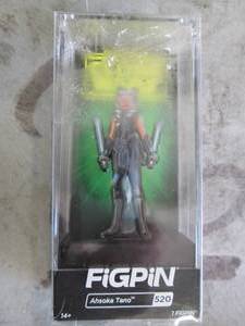 lot 166 image: clone wars figpin ...