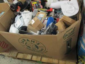 lot 170 image: pallet of misc please see pictures ...