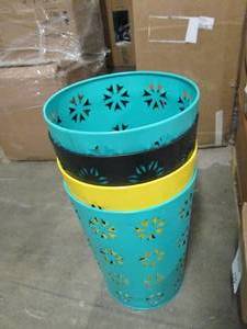 lot 187 image: 4 metal waste baskets ...