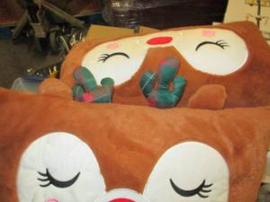lot 189 image: 2 cloud pillows ...