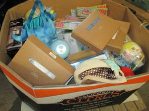 lot 193 image: pallet of misc please see pictures ...