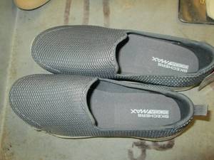 lot 197 image: men size 11 skechers goga max slip ...