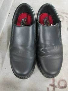 lot 209 image: skechers size 8.5 memory foam wide ...