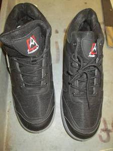 lot 211 image: avalanche size 10.5 boot ...