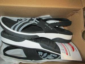 lot 214 image: Skechers Womens Arch Fit Reggae Sp...