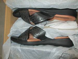 lot 215 image: Softwalk Womens Tillman Slide Sand...