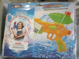 lot 303 image: 2 new bubble squirt guns ...