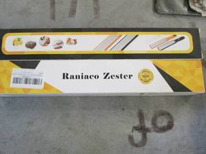 lot 309 image: 2 new zesters ...