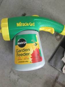 lot 312 image: miracle gro garden feeder ...