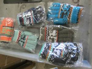 lot 316 image: 6 sets of new kids gloves ...