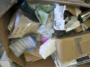 lot 356 image: pallet of misc please see pictures ...