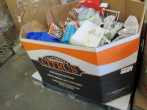 lot 359 image: pallet of misc please see pictures ...