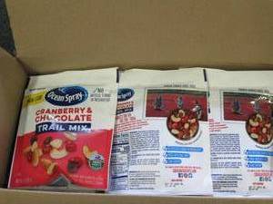 lot 401 image: case of 125 oz bags of ocean spray...