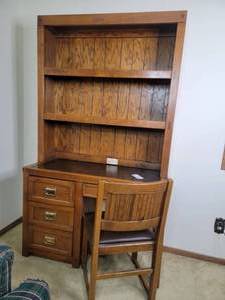 lot 23 image: Vintage 4 Drawer Desk w 3 Shelf Hutch and Chair 44 x 18 x 76