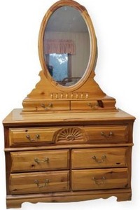 lot 17 image: Vintage Dresser W Mirror 42 x 18 x 72