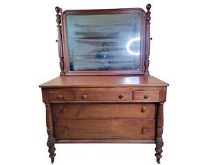 lot 07 image: Vintage Dresser wMirror 51 x 35 x 24