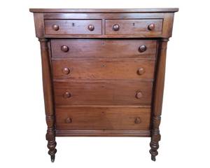 lot 09 image: Vintage Dresser  38 x 23 x 48