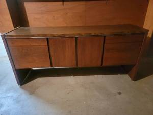 lot 62 image: Vintage Mid-Century Style Credenza 66 x 18 x 29