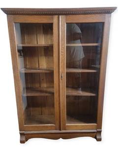 lot 61 image: Vintage Curio Cabinet 39 x 12 x 54
