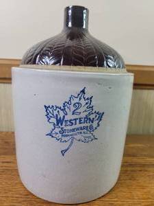 lot 38 image: 2 Gallon Early 190ss Antique Western Stoneware Fern Topped Jug