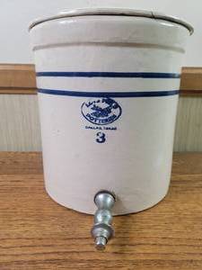 lot 35 image: Antique 1930s Love Field Pottery 6 Gallon Stoneware Jug