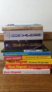 lot 72 image: The Ultimate Gun Book Collection- 8 Pieces