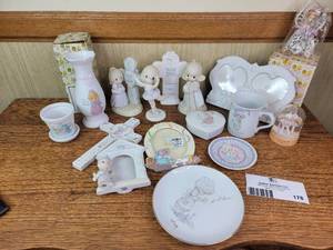 lot 178 image: Precious Moments Collection