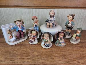 lot 179 image: 8 Piece Vintage Hummel Collection