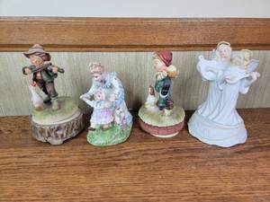 lot 180 image: Hummels & Angles- Musical Figurines