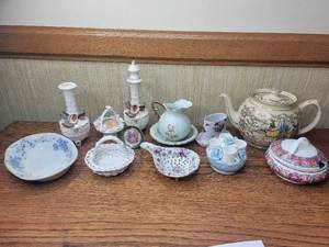 lot 209 image: Lovley Porcelain Floral Collection-Sadler, Lefton, & More