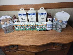 lot 236 image: Beautiful Huge Czechoslovakian Canister Collection