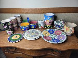 lot 237 image: Colorful Hand-Panted Ceramic Collection-11 Piece