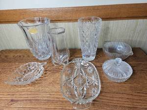 lot 261 image: Stunning 7 Piece Cut Crystal & Depression Glass Collection