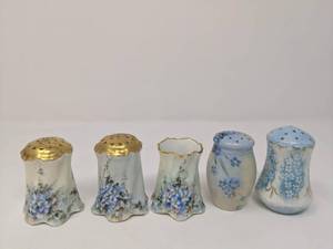lot 193 image: Rare Vintage Collectible Salt & Pepper Shakers- Versailles and Bavaria