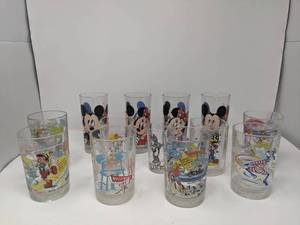 lot 197 image: Vintage 13-Piece Vintage Disney Glass Collection