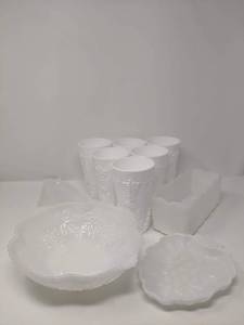 lot 241 image: Marvelous Milk Glass Collection-Vintage Anchor Hocking & More