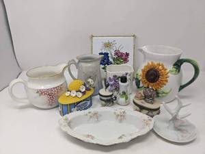 lot 243 image: Fabulous Floral China Collection