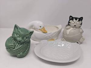 lot 248 image: Vintage Ceramic Cat String Dispensers and Duck Bowl