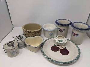 lot 281 image: Vintage Stoneware and Ceramic Collection-Roseville , Kukana Klub Stoneware Crocks & More