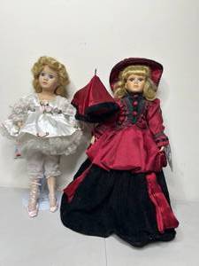 lot 221 image: 2 Vintage Heritage Mint Southern Bell Porcelain Dolls