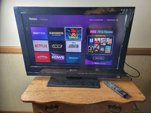 lot 132 image: 32 Sony LED Television